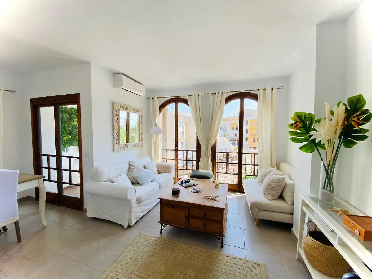 Luminoso Apartamento Para Dos Personas En Cabopino Marbella Spain